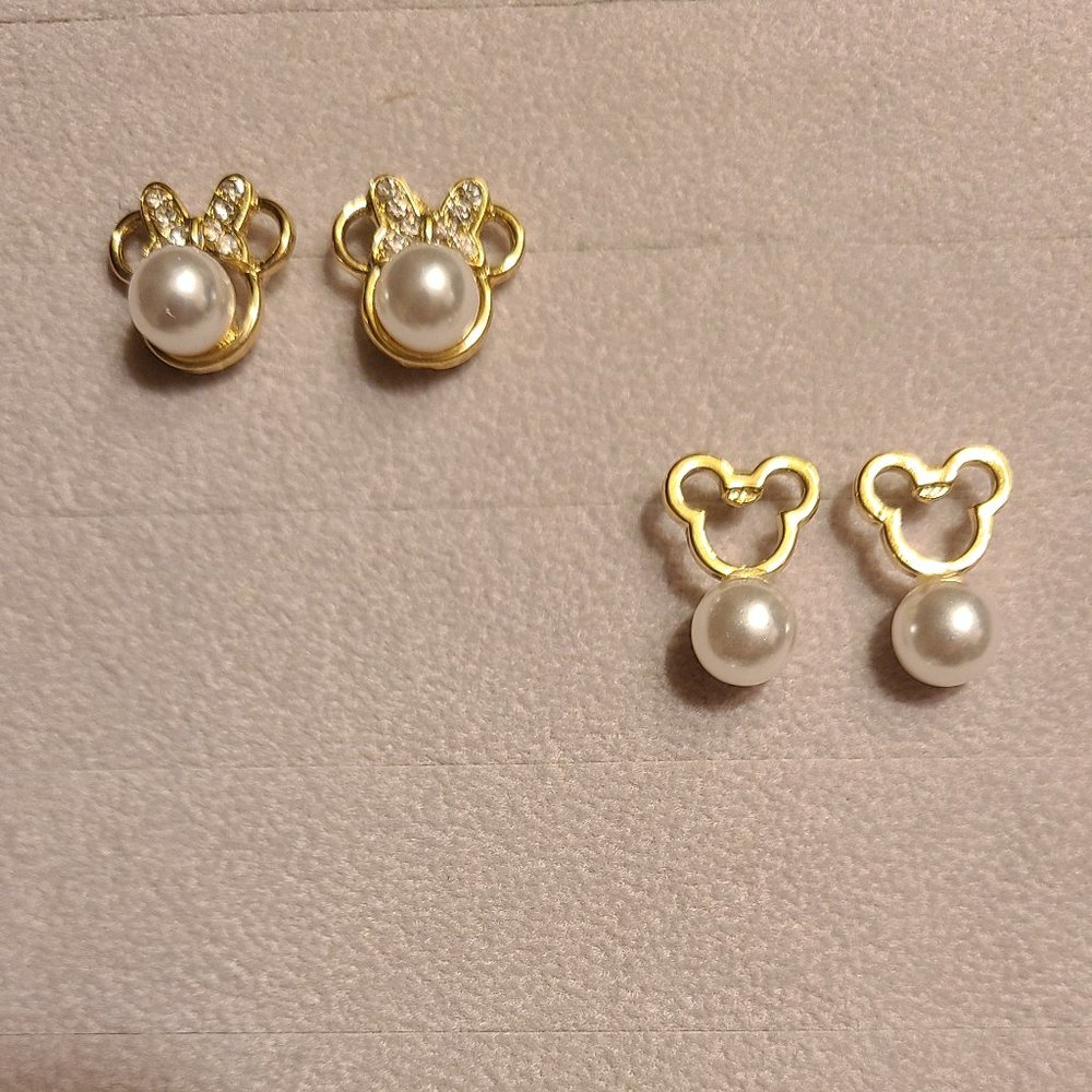 Minnie and mickey mouse studs earrings